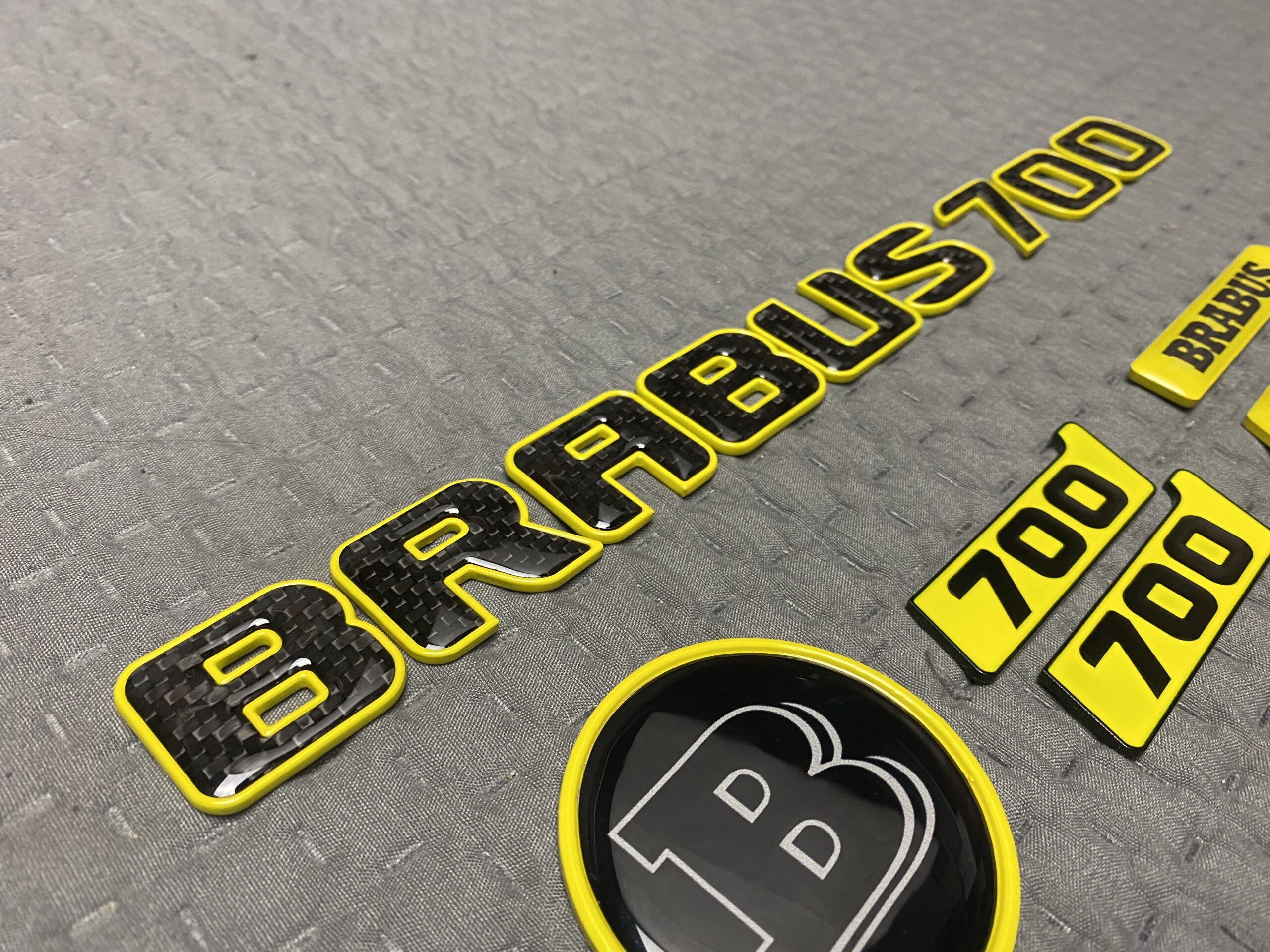 Brabus-Yellow-badge-logo-emblem-set-for-Mercedes-Benz-W463A-W464-G-Class —  Kubay Design